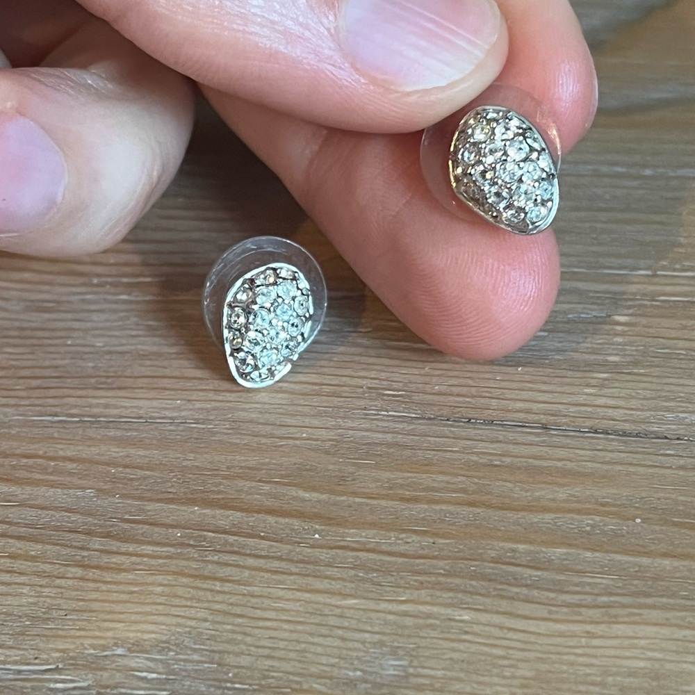 Swarovski Vintage Elegant Silver Crystal Stud Earrings - Picture 3 of 8